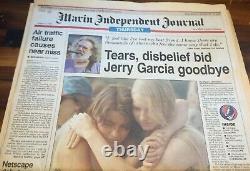 Jerry Garcia (Grateful Dead) RARE collection of newspapers marking his death